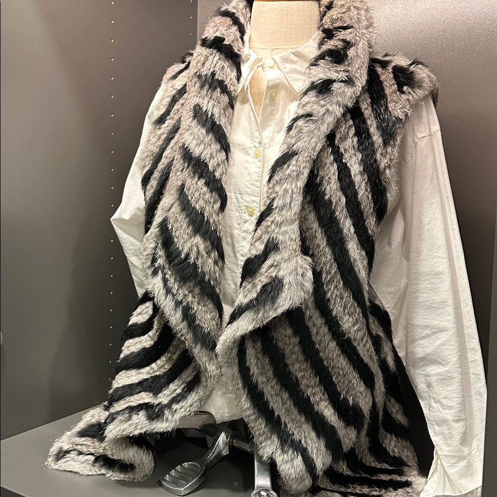Metric Knits rabbit fur striped vest size XL